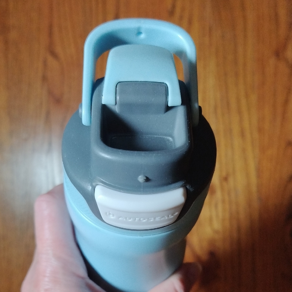Contigo Light Or Baby Blue Travel Bottle - Picture 5 of 10